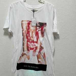 Women’s life is a joke brand tshirt white size large
